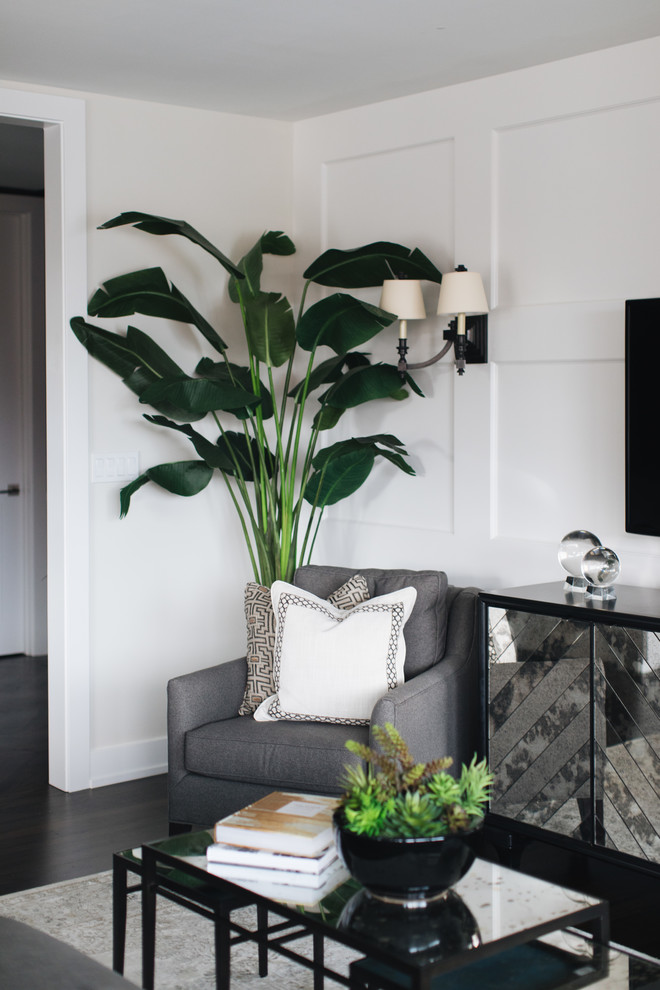 Inspiration for a transitional home design remodel in Chicago
