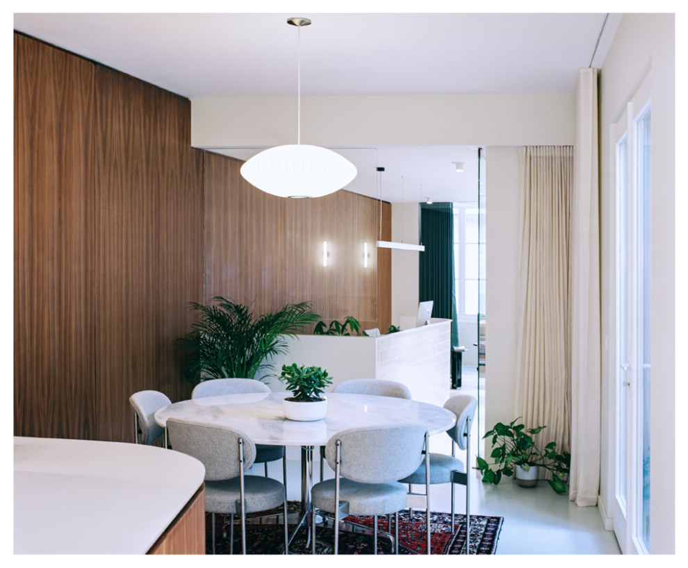 This is an example of a small contemporary dining room in Strasbourg.