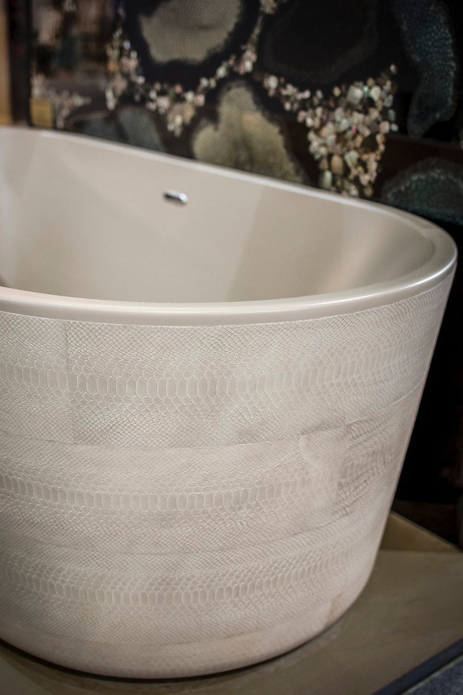 Кожаный душ и раковина