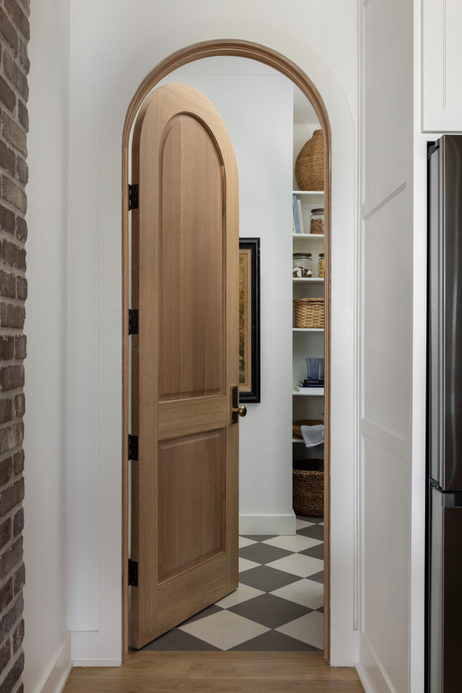 Example of a transitional home design design in Kansas City