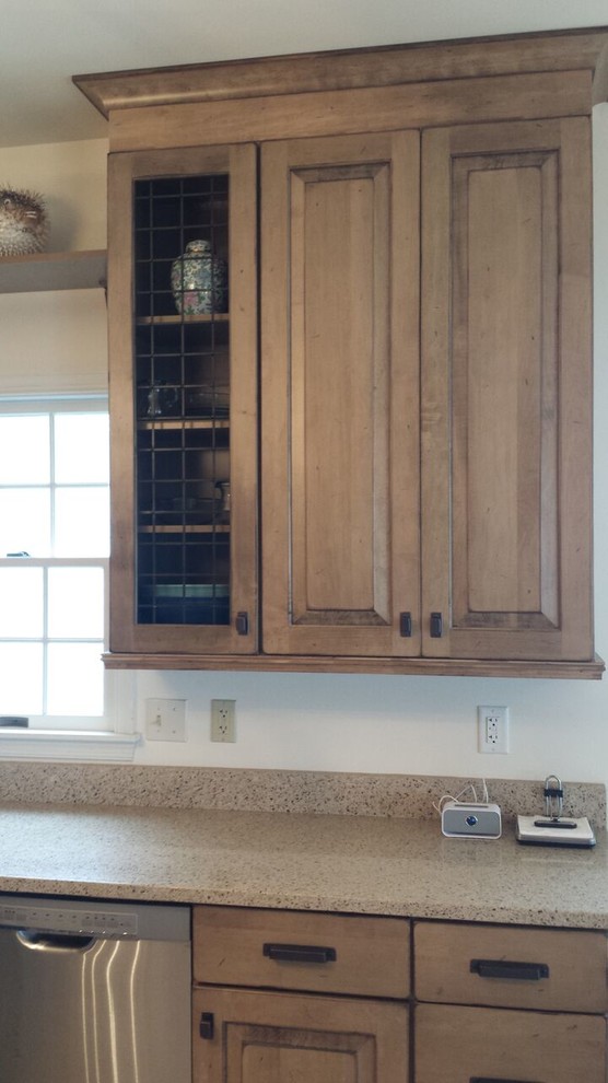 Transitional kitchen photo in Richmond