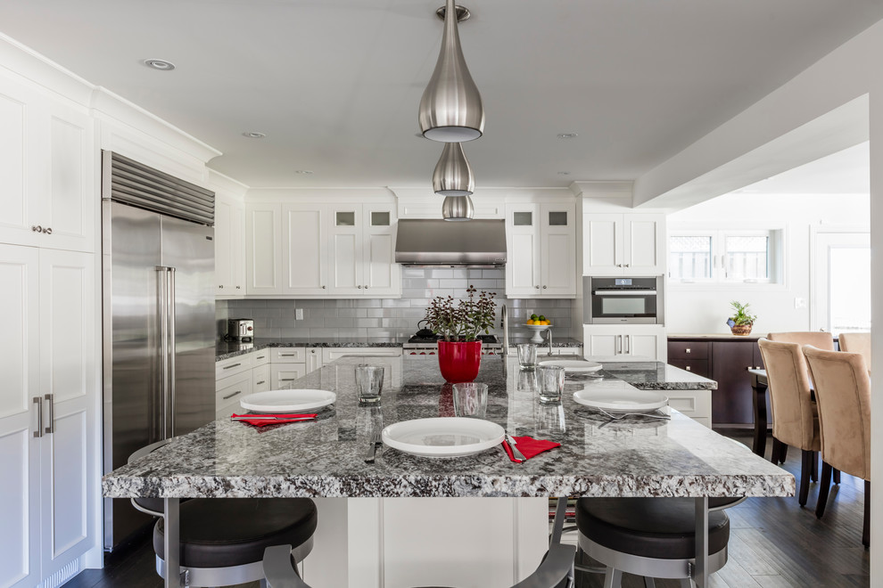 Transitional kitchen photo in Toronto