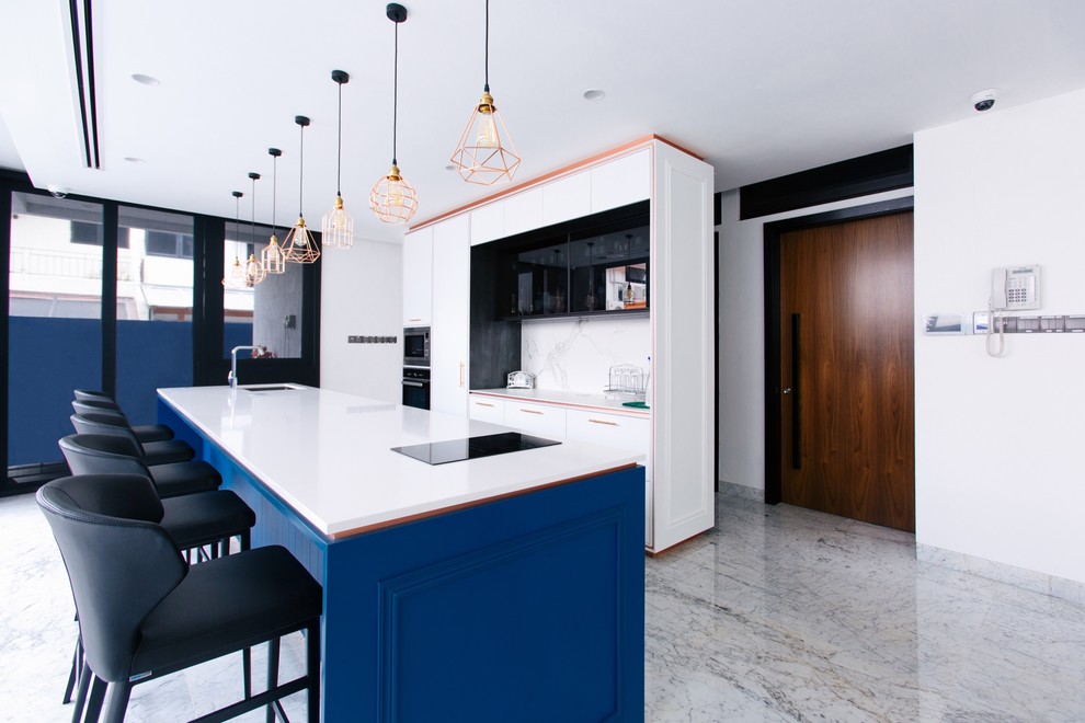 This is an example of a transitional kitchen in Singapore.