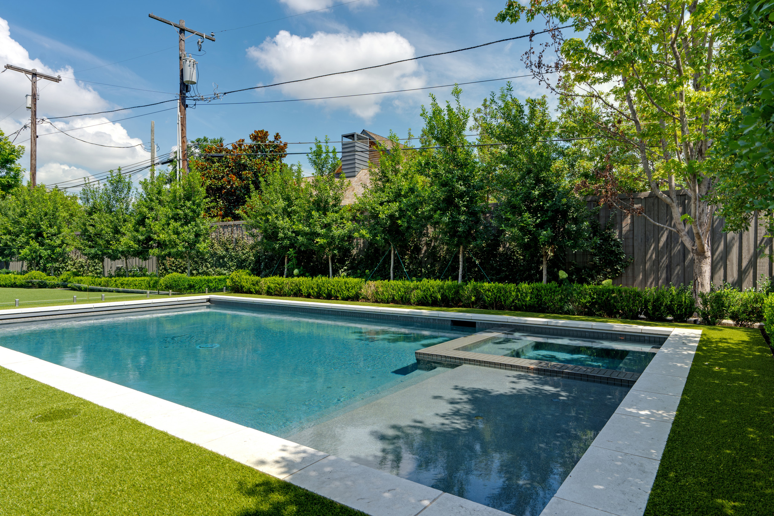 BLUFFVIEW MODERN OASIS