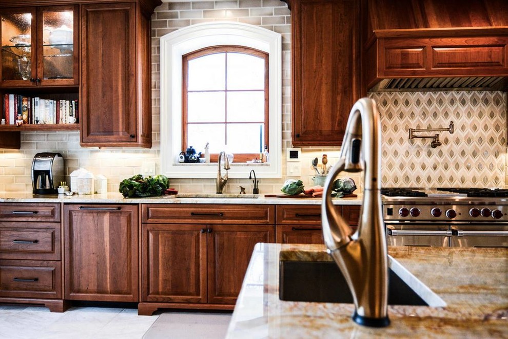 Example of a transitional kitchen design in Detroit