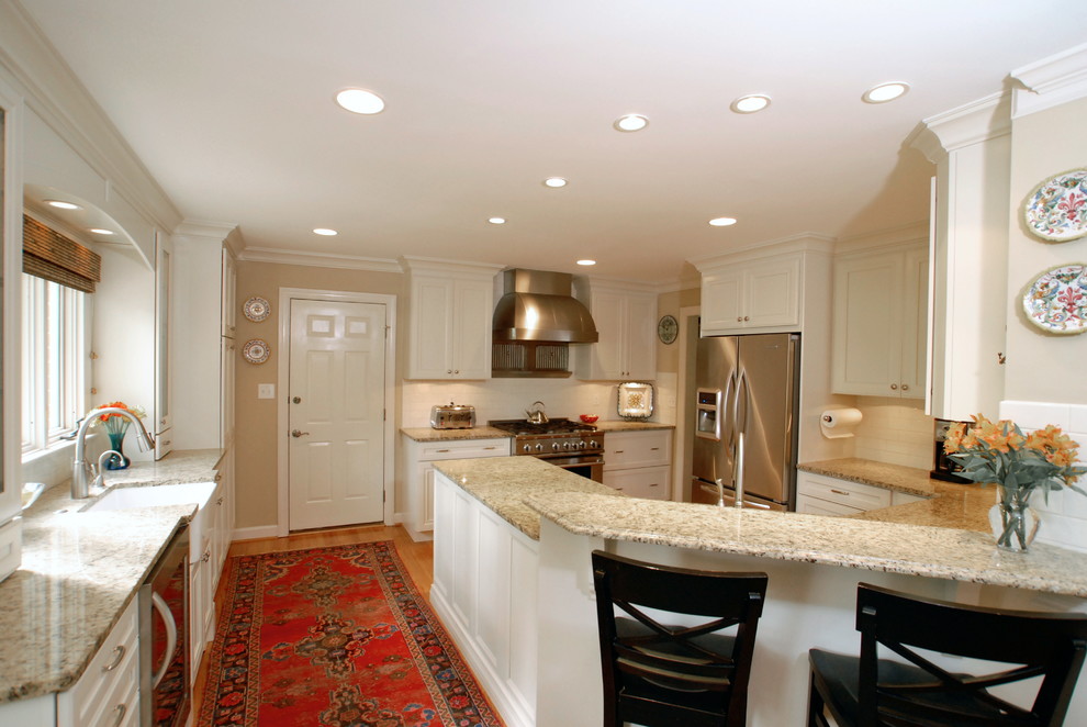 Williamsburg White flat panel kitchen