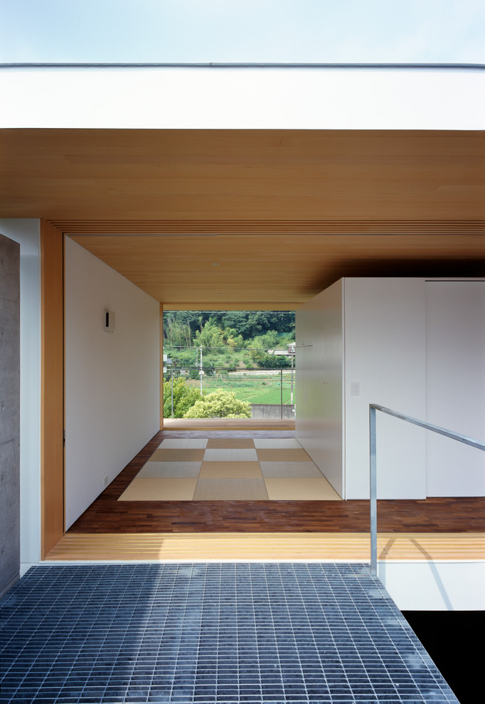 This is an example of a modern home design in Yokohama.
