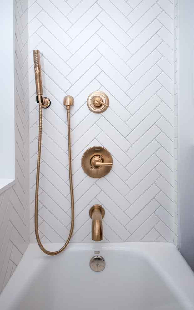 Transitional home design photo in New York