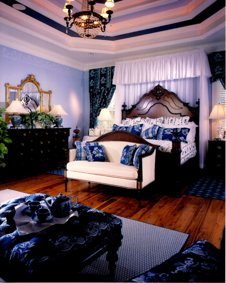 Inspiration for a large traditional bedroom in Jacksonville.