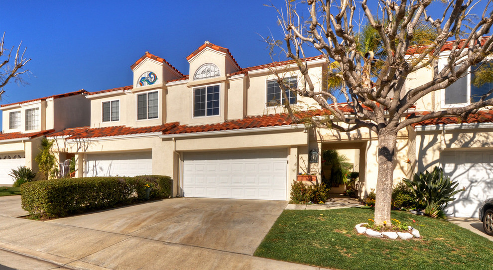 Garage - garage idea in Orange County