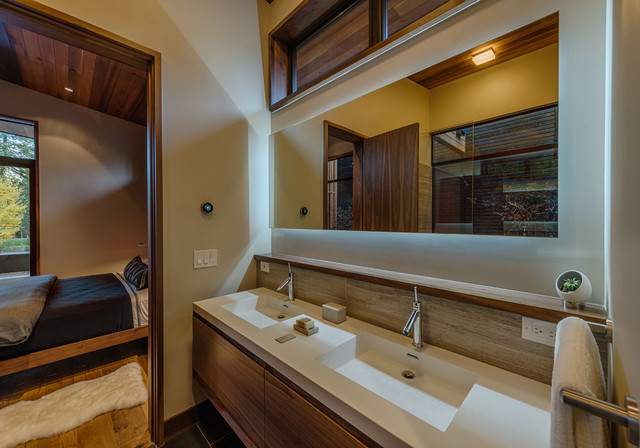 Breakers Court contemporary-bathroom