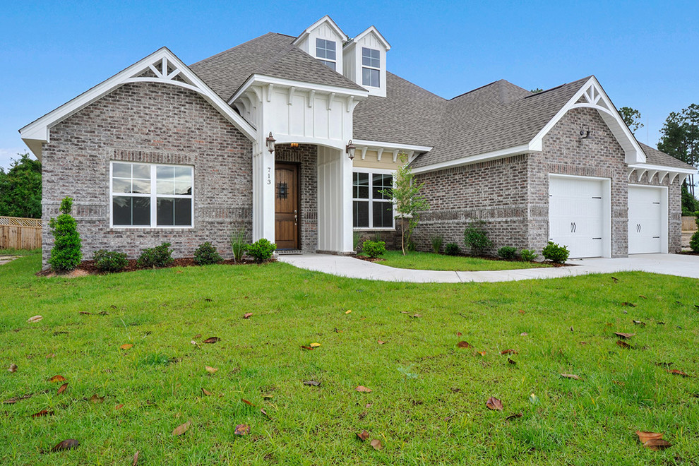 Inspiration for a large transitional home design remodel