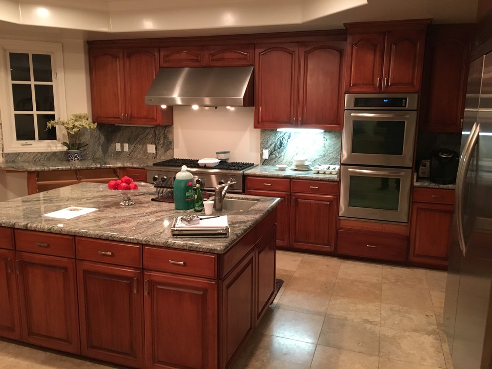 Elegant kitchen photo in Los Angeles