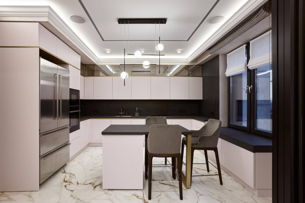 Example of a transitional kitchen design in Moscow