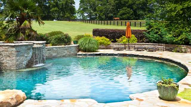 Serene Pool & Elevated Spa classico-piscina