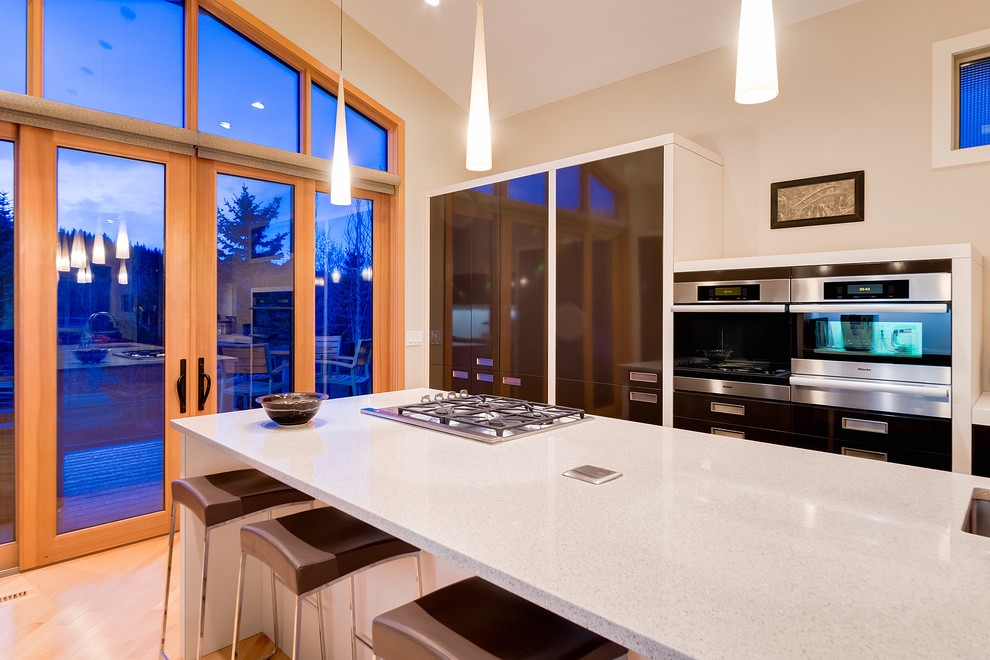 Kitchen - kitchen idea in Calgary