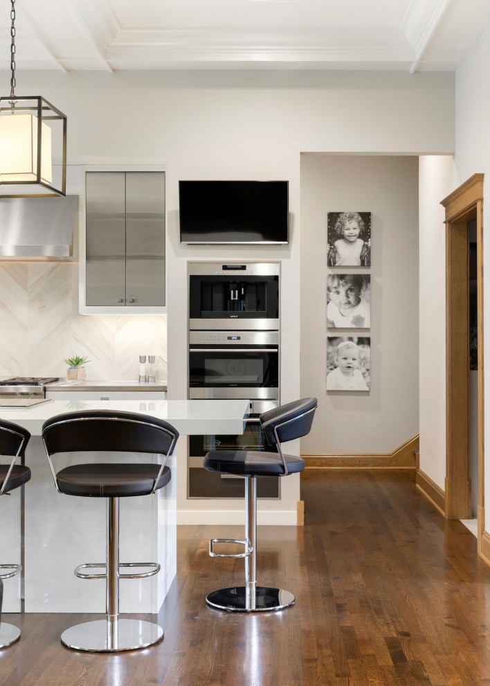 Inspiration for a transitional kitchen remodel in Minneapolis