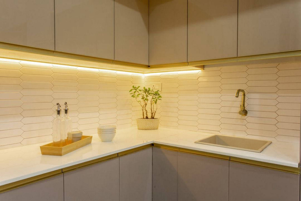 This is an example of a contemporary kitchen in Mumbai.