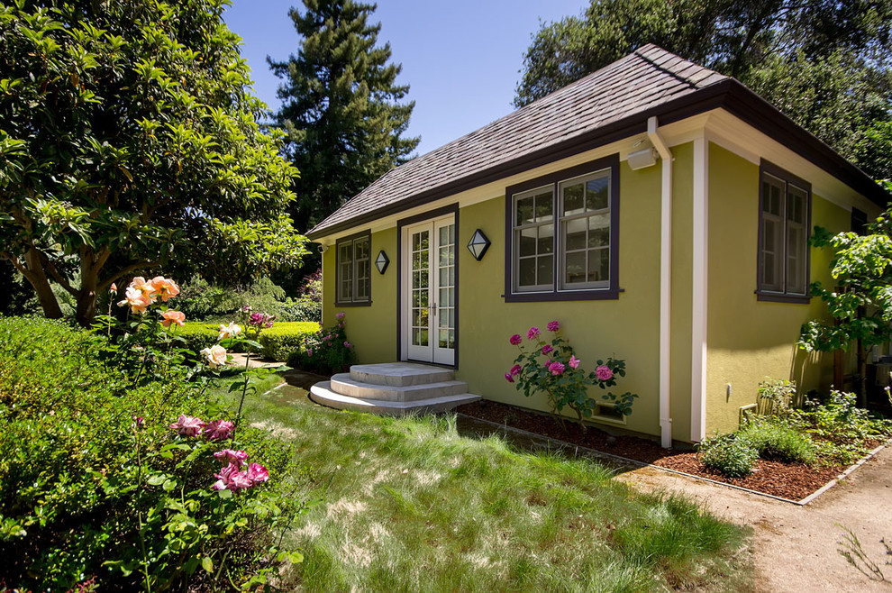 This is an example of a contemporary shed and granny flat in San Francisco.