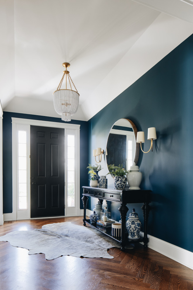 Entryway - transitional entryway idea in Chicago