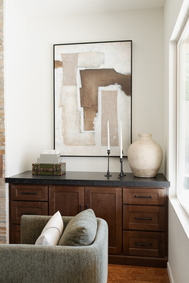 Home design - transitional home design idea in Phoenix