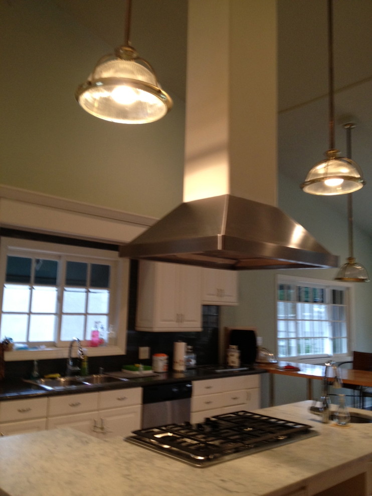 Transitional kitchen photo in Los Angeles
