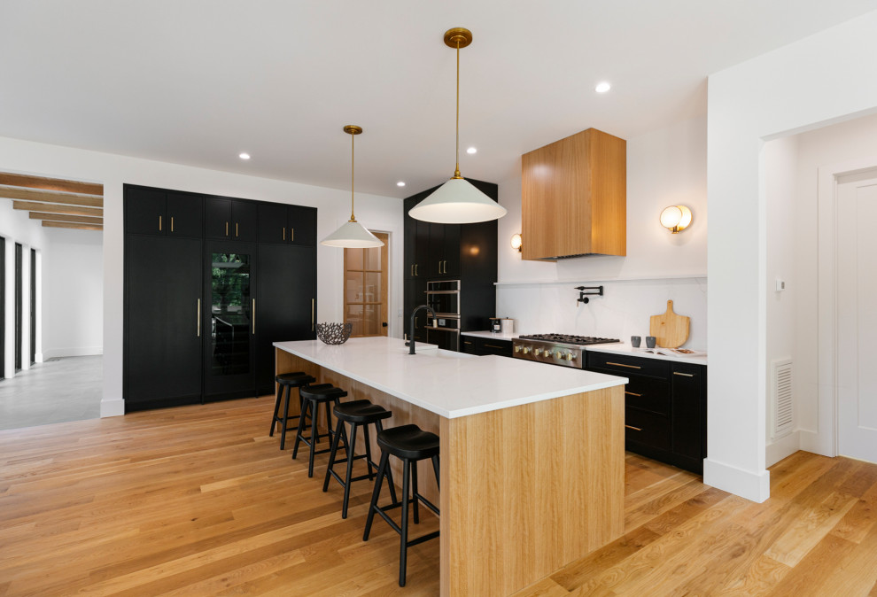 Example of a transitional kitchen design in Raleigh