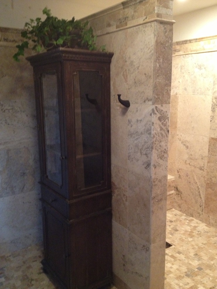 Bathroom - transitional bathroom idea