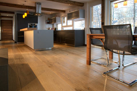 Kitchen - rustic kitchen idea in Denver