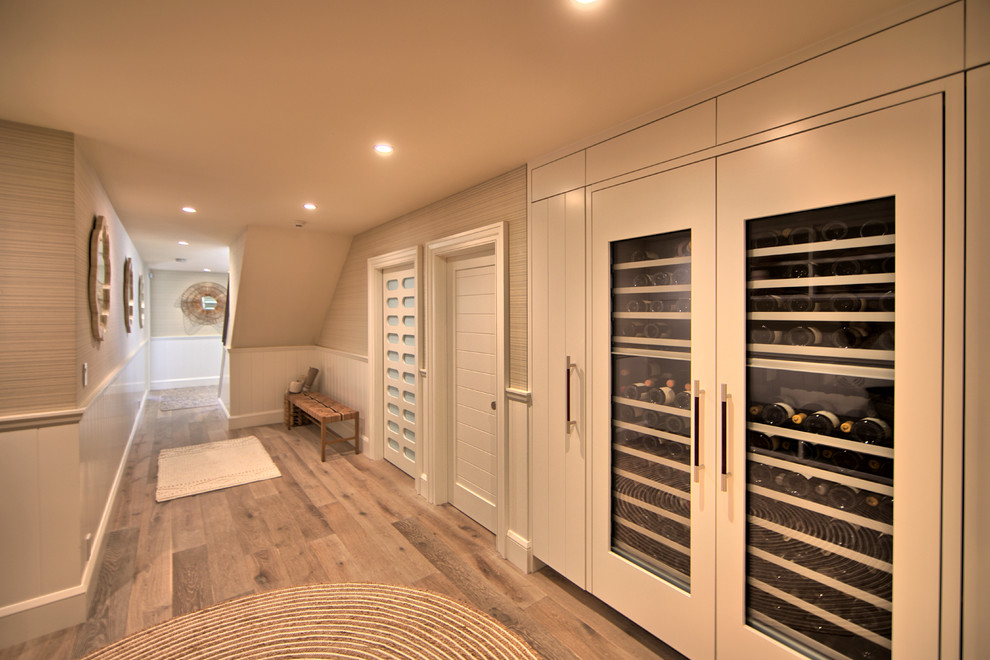 Beach style home design photo in Sacramento