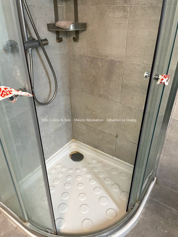 SALLE D'EAU: Remplacement d'une cabine par un receveur de douche extra-plat