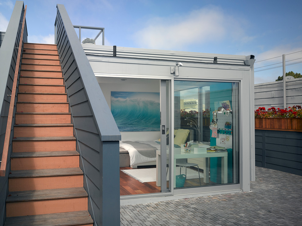 Design ideas for a contemporary patio in San Francisco.