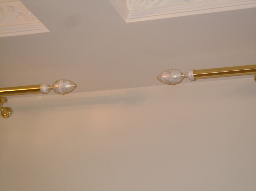 Классические шторы в загородный дом