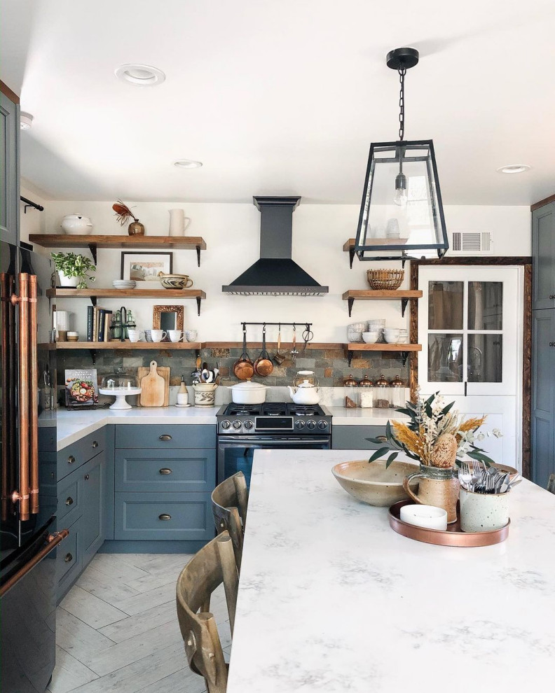 Example of a mid-sized mountain style kitchen design