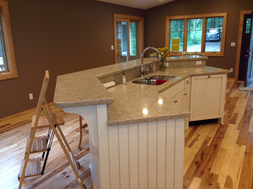 Kitchen - rustic kitchen idea in Minneapolis