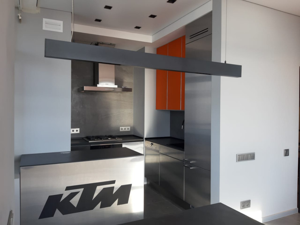 Стилизованный проект в стиле KTM (нержавеющая сталь, керамика, стекло)