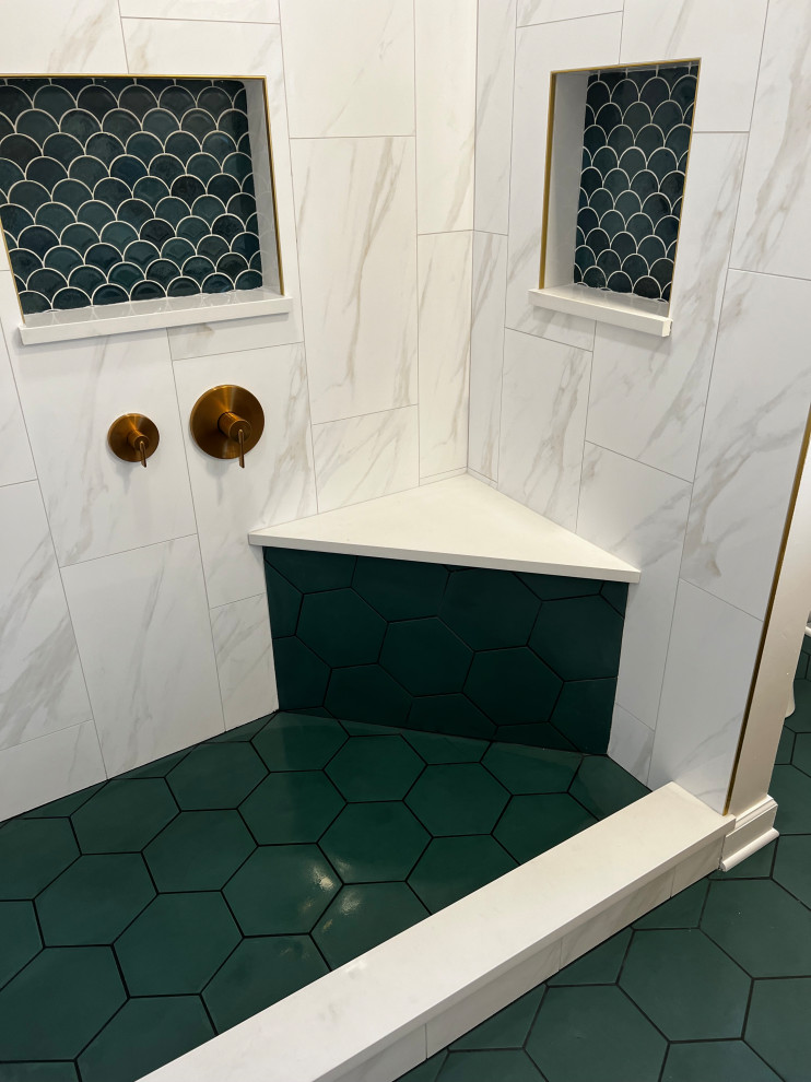 Modern Geen Bathroom