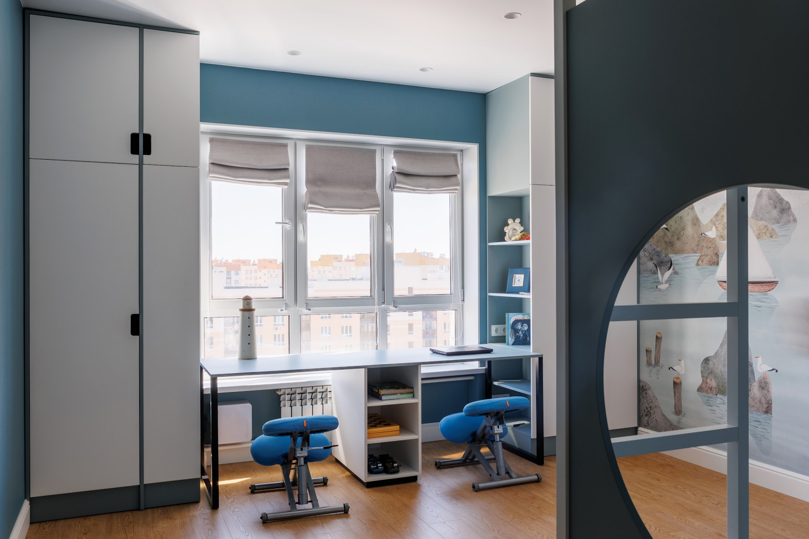 Трешка для молодой пары с двумя детьми