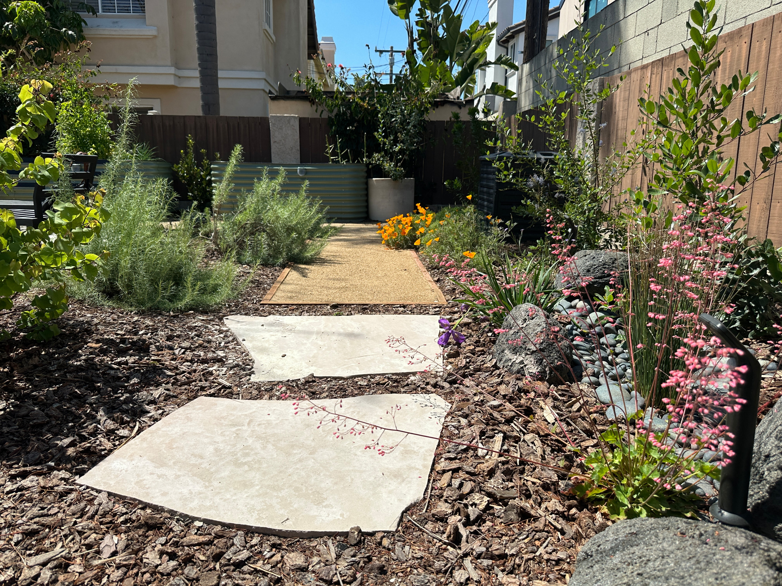 A Condo's Peaceful Front Yard Respite