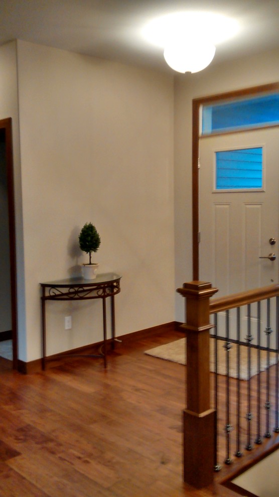 Example of a transitional entryway design in Cedar Rapids