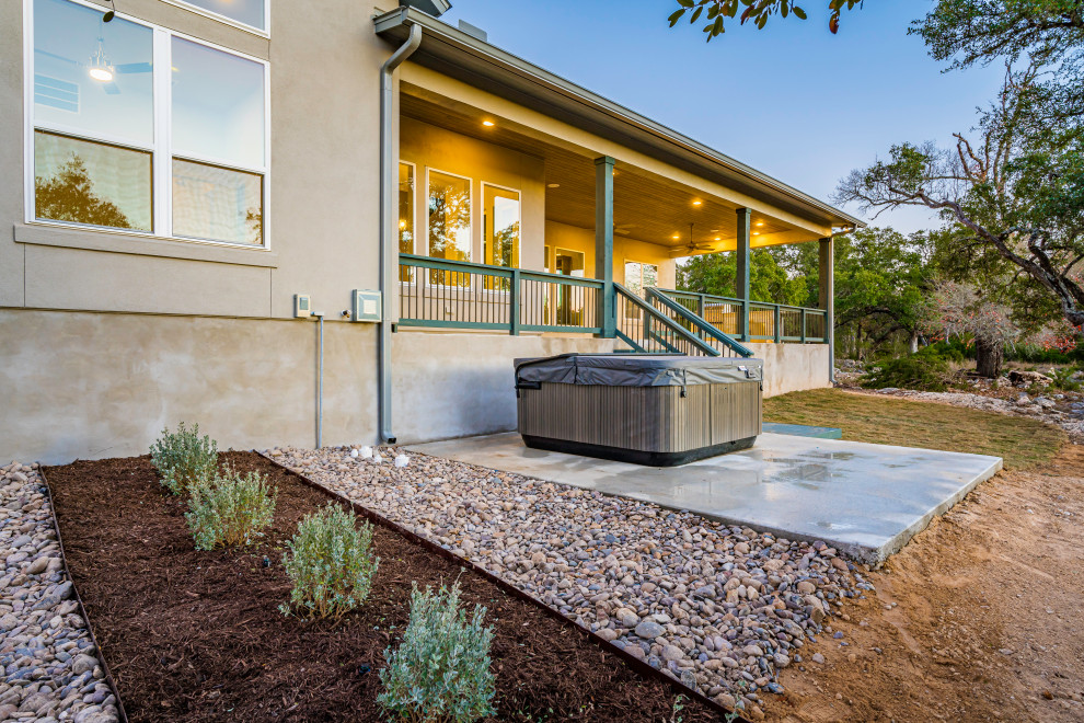 Inspiration for a transitional home design remodel in Austin