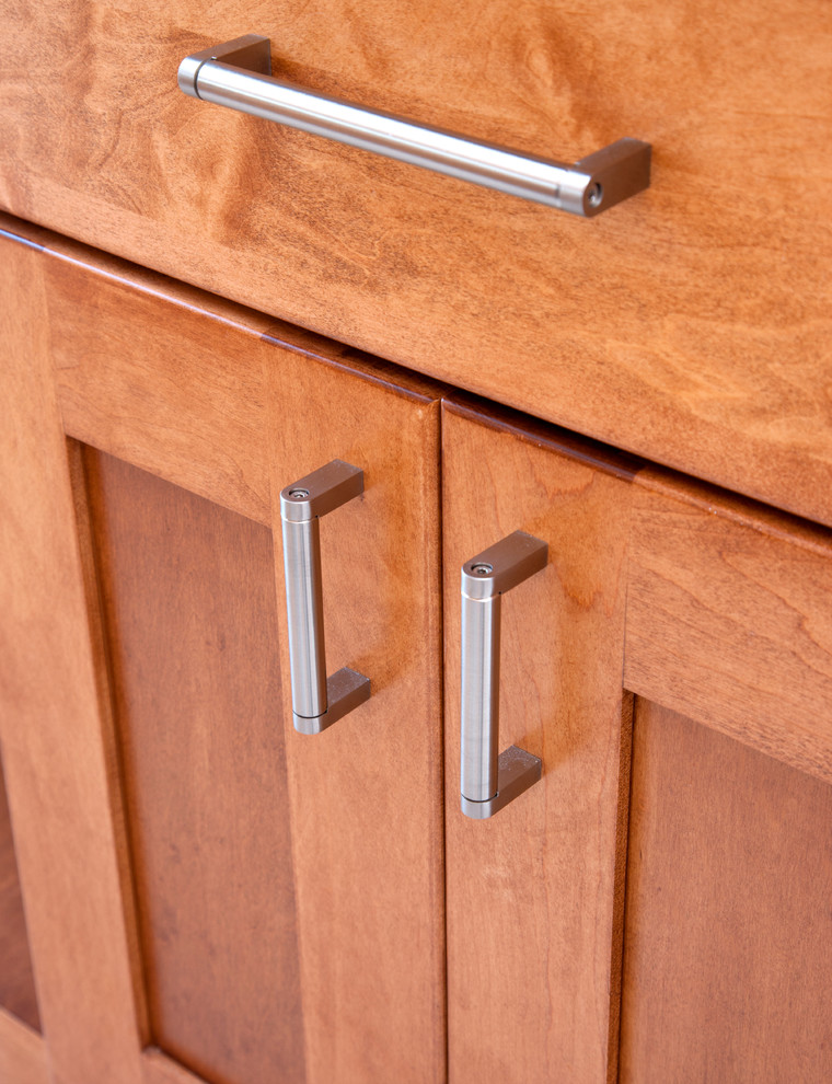 Example of a transitional kitchen design in DC Metro