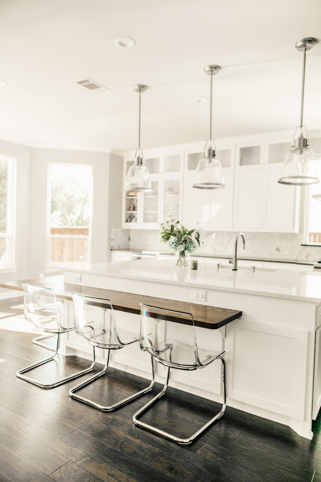 Inspiration for a modern kitchen remodel in Dallas
