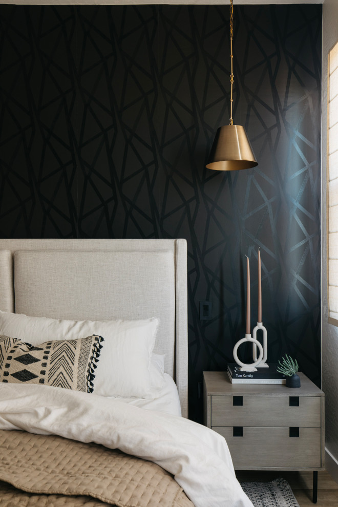 Example of a transitional home design design in Phoenix