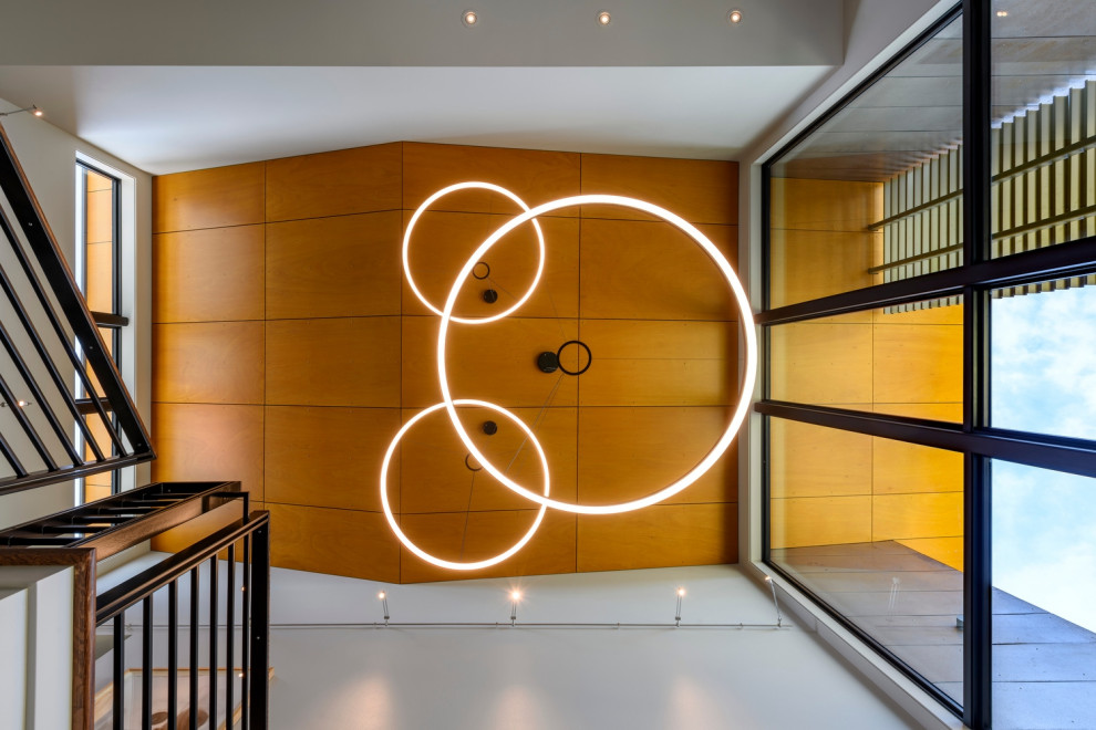Свежая идея для дизайна: коридор в современном стиле - отличное фото интерьера
