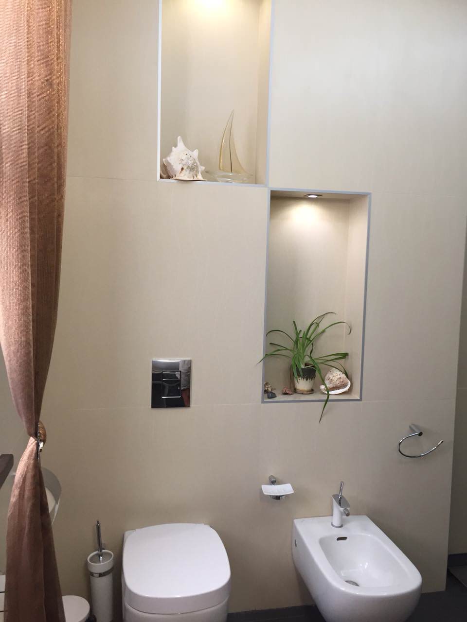 Гостевой санузел в интерьере СЕРЕБРО и ЗОЛОТО.