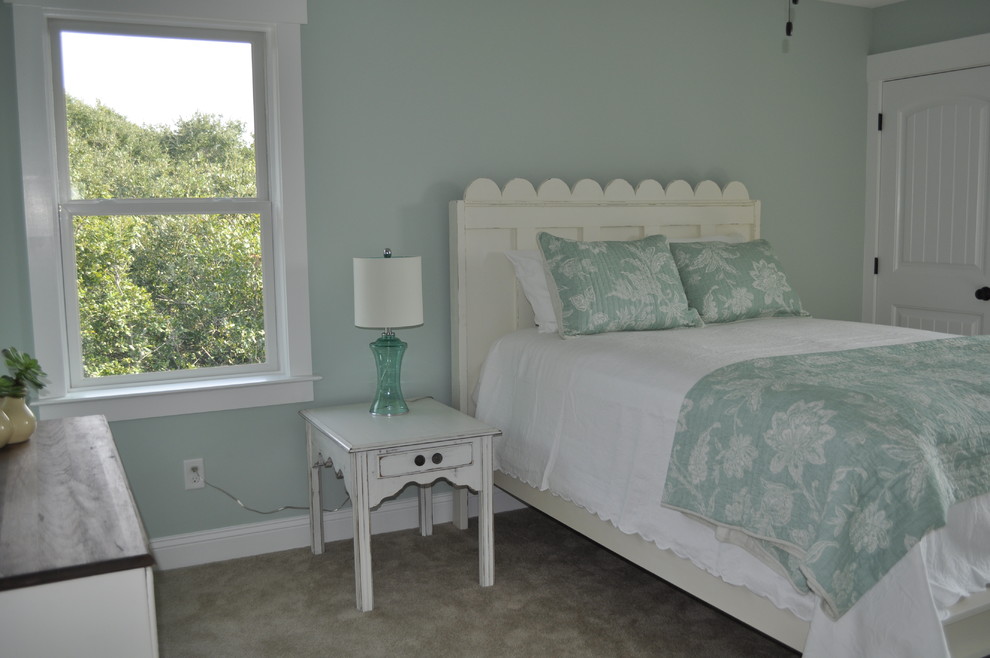 Inspiration for a beach style bedroom in Wilmington.
