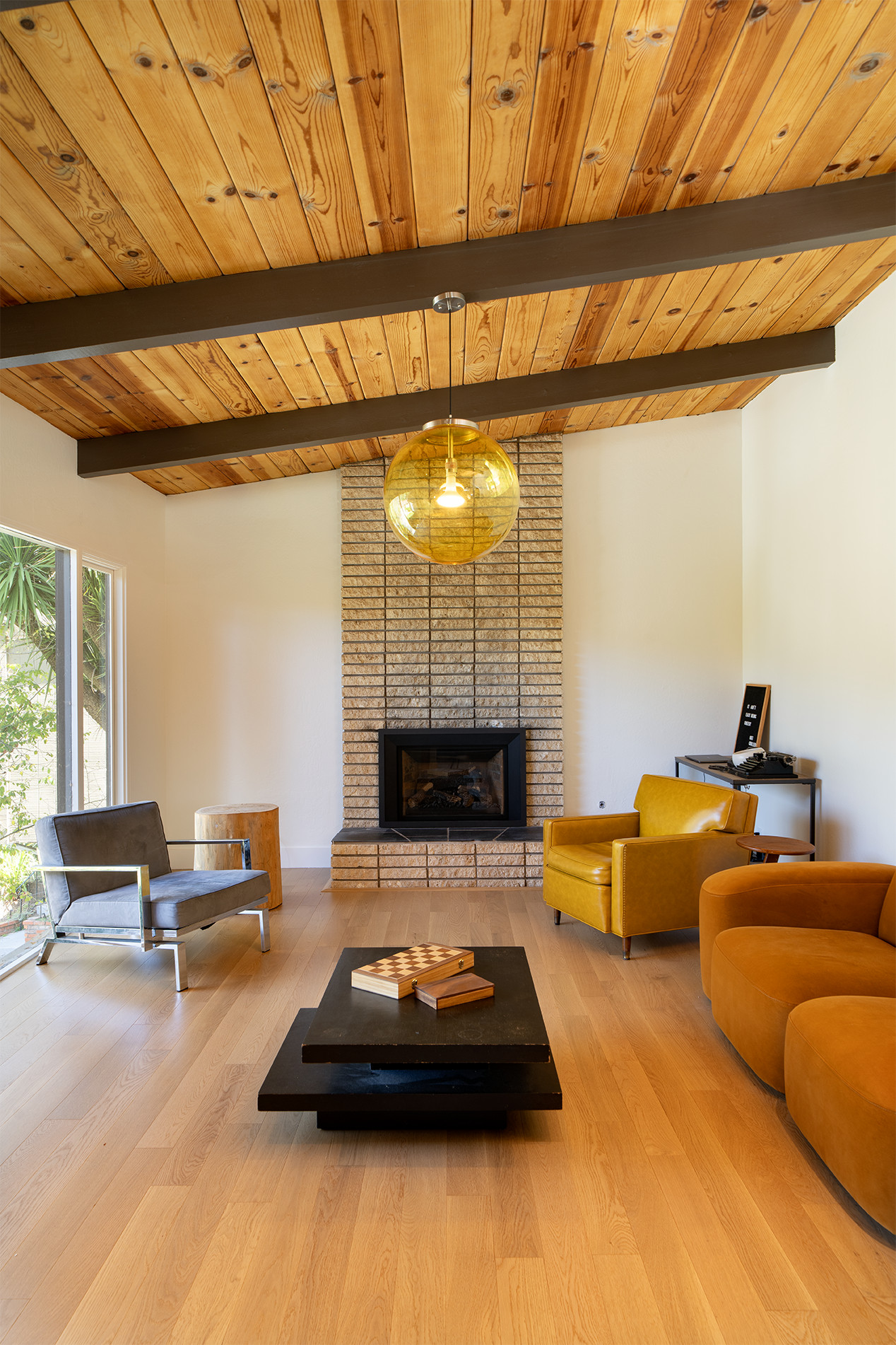 Warm Mid-Century Modern Home Remodel