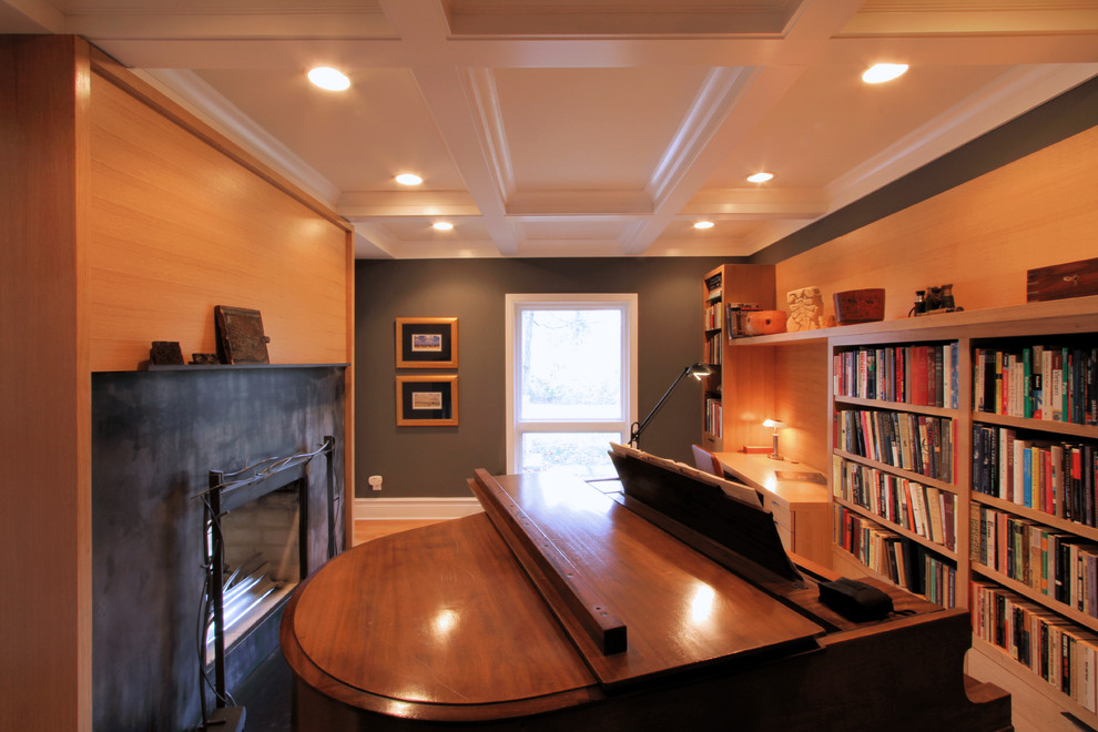 This is an example of a transitional home office in Indianapolis.