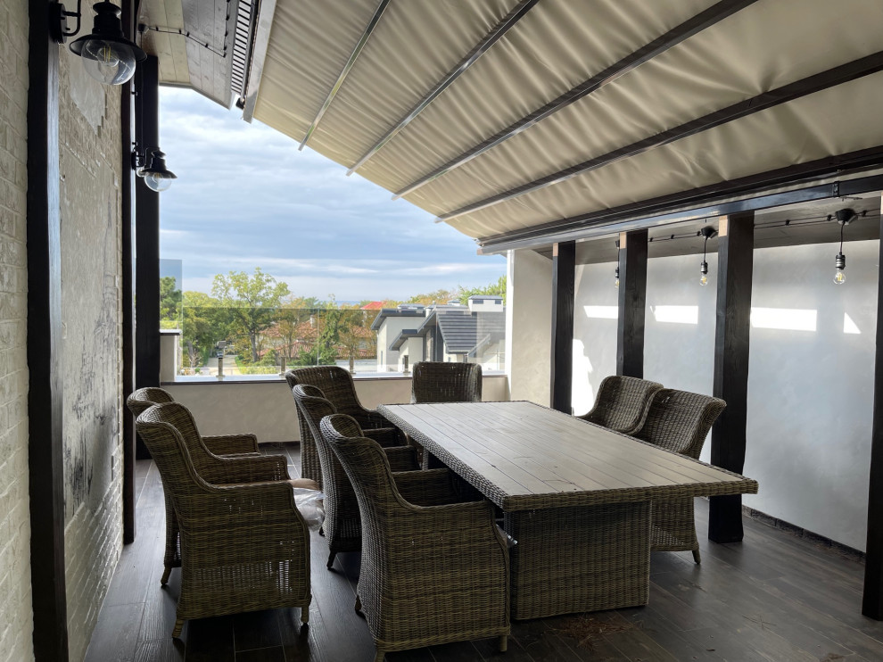 терраса на крыше жилого дома в г. Геленджике